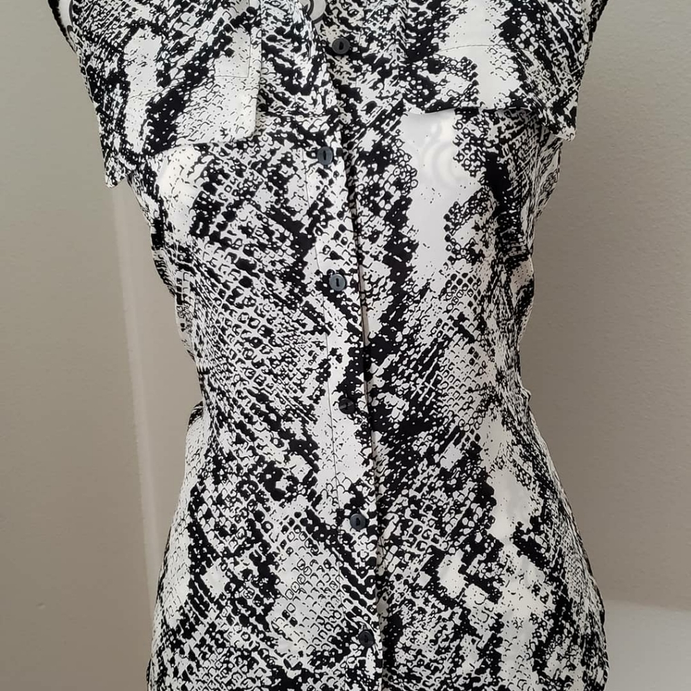 Snake print blouse Women's Small